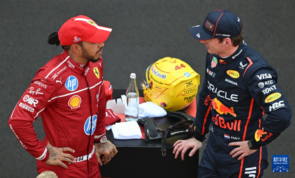 包含迈凯伦鏖战法拉利,汉密尔顿关键制胜的词条 包含迈凯伦鏖战法拉利,汉密尔顿关键制胜的词条