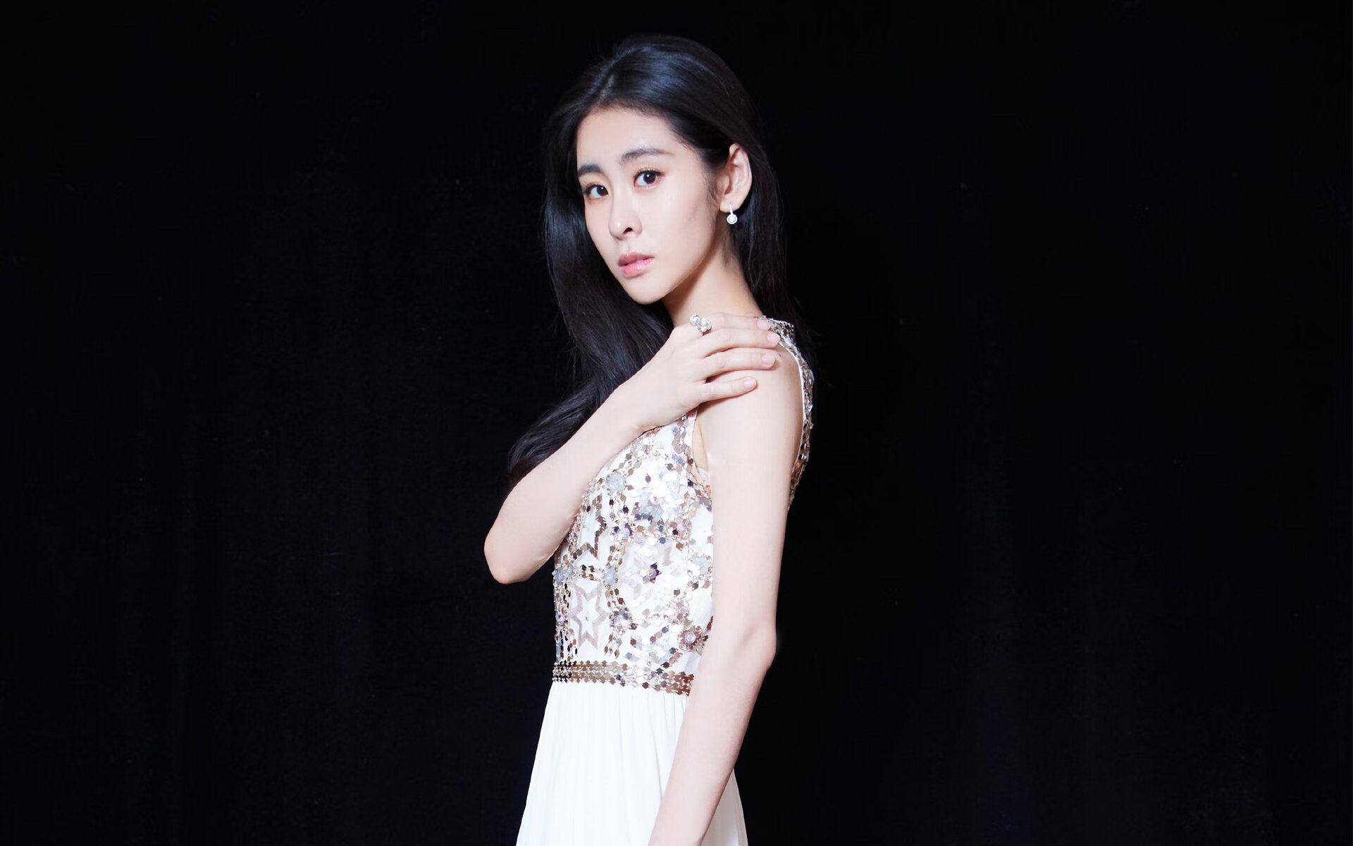 绝境之蓝，阿圭罗终场制胜，英格兰悬崖边险胜法兰西