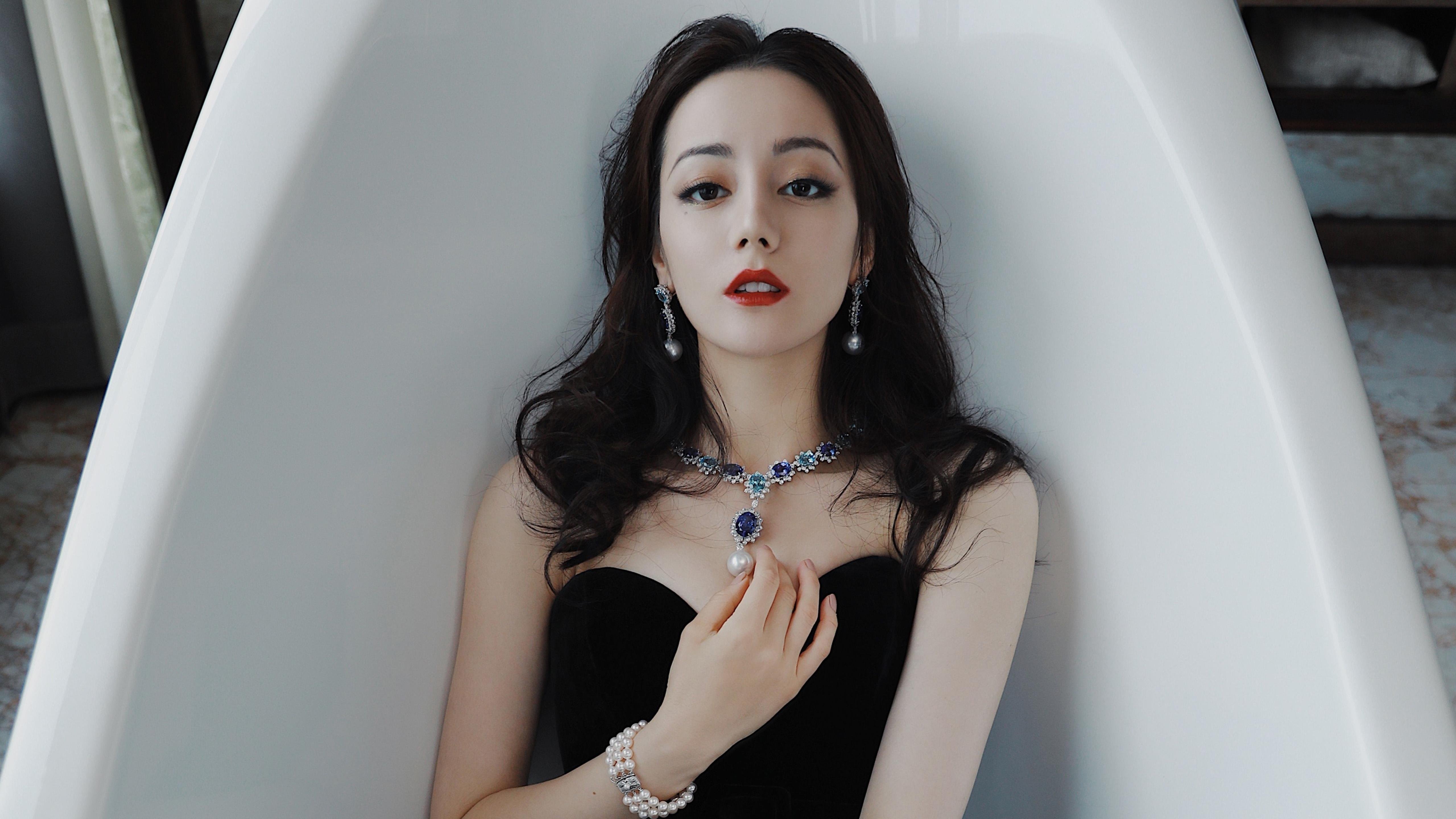 德国队轻取印尼队，黄鸭组合奏响羽球场上的交响华章