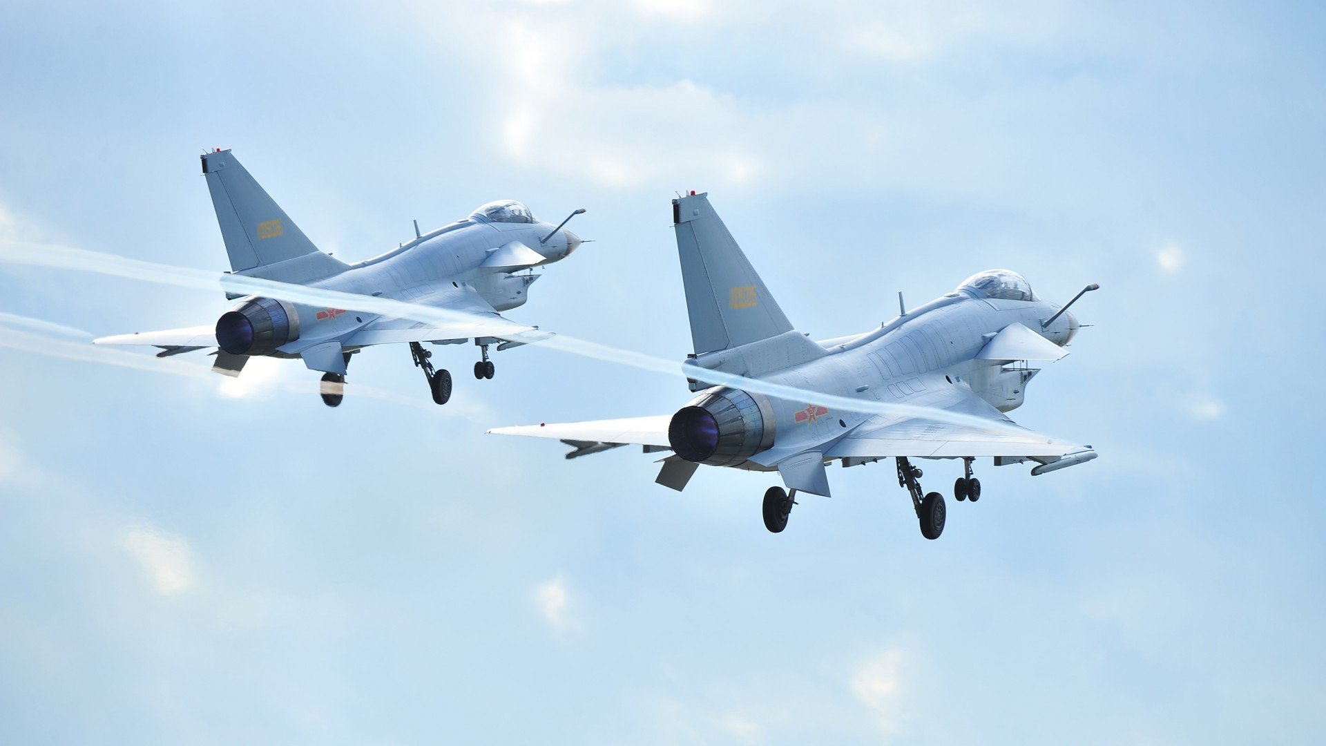 爱游戏在线-赛道上的闪电，雷诺力克索伯，佩雷兹创纪录背后的速度革命