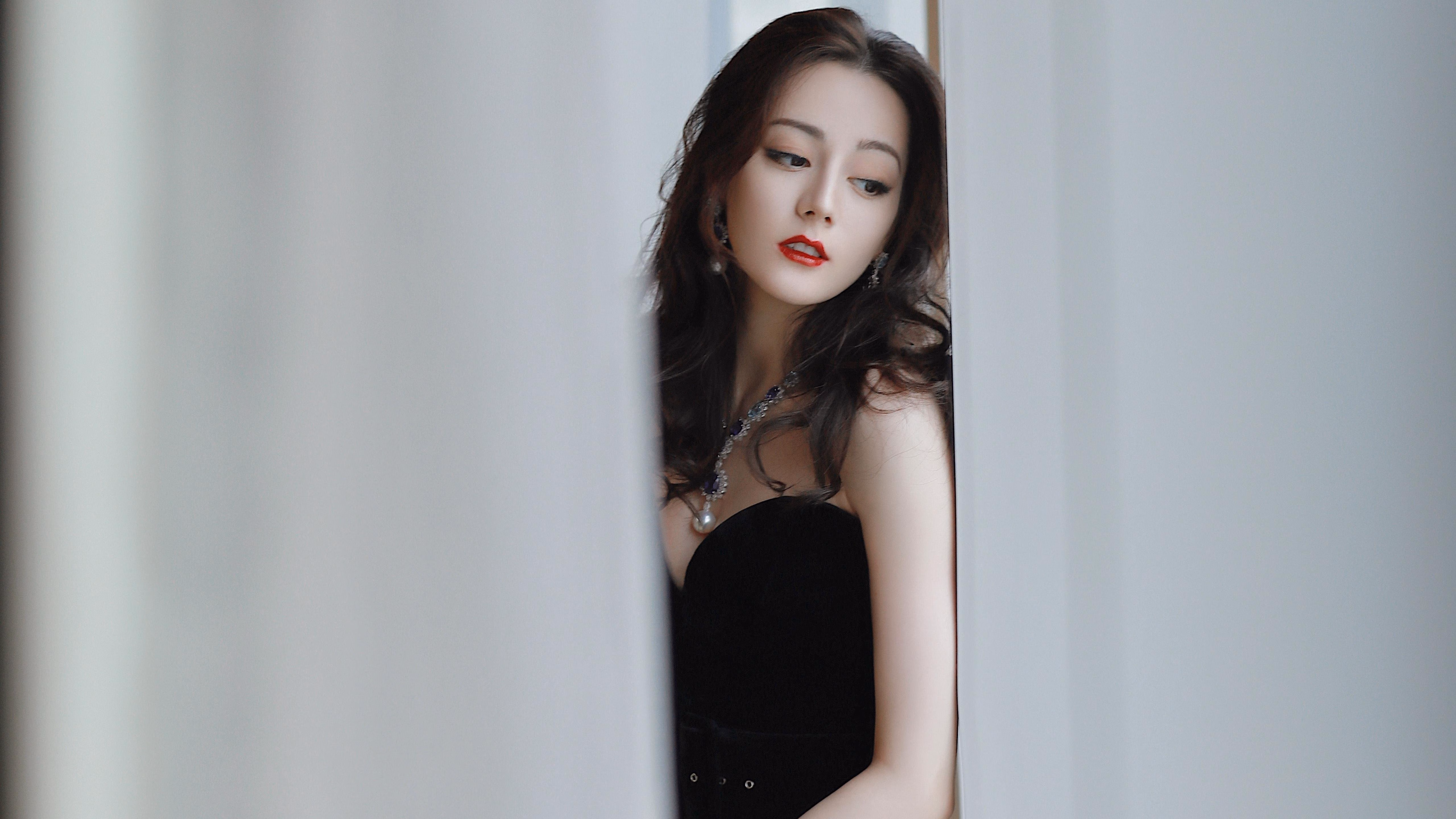 征服新大陆与赛道王座,当勒沃库森与哈兰德在各自的战场宣告唯一